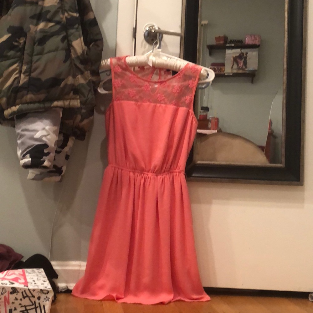 pink dress